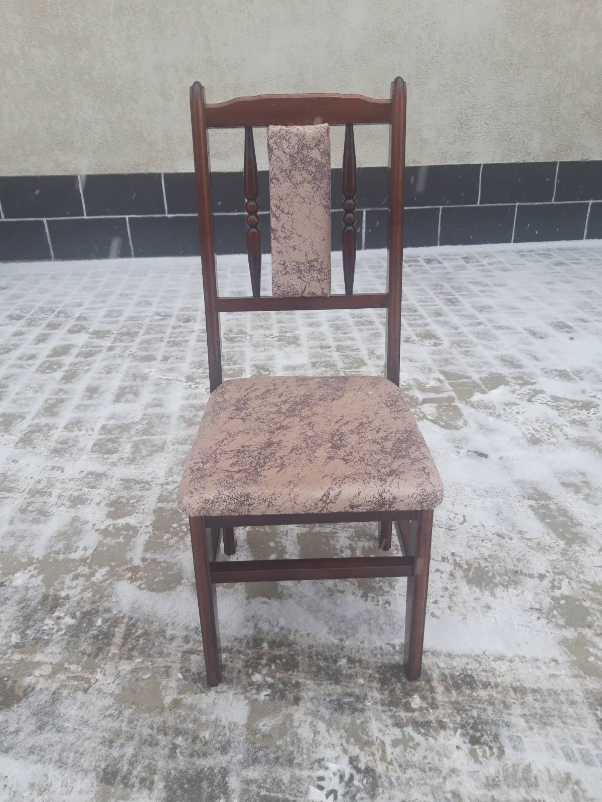 Стілець №2
